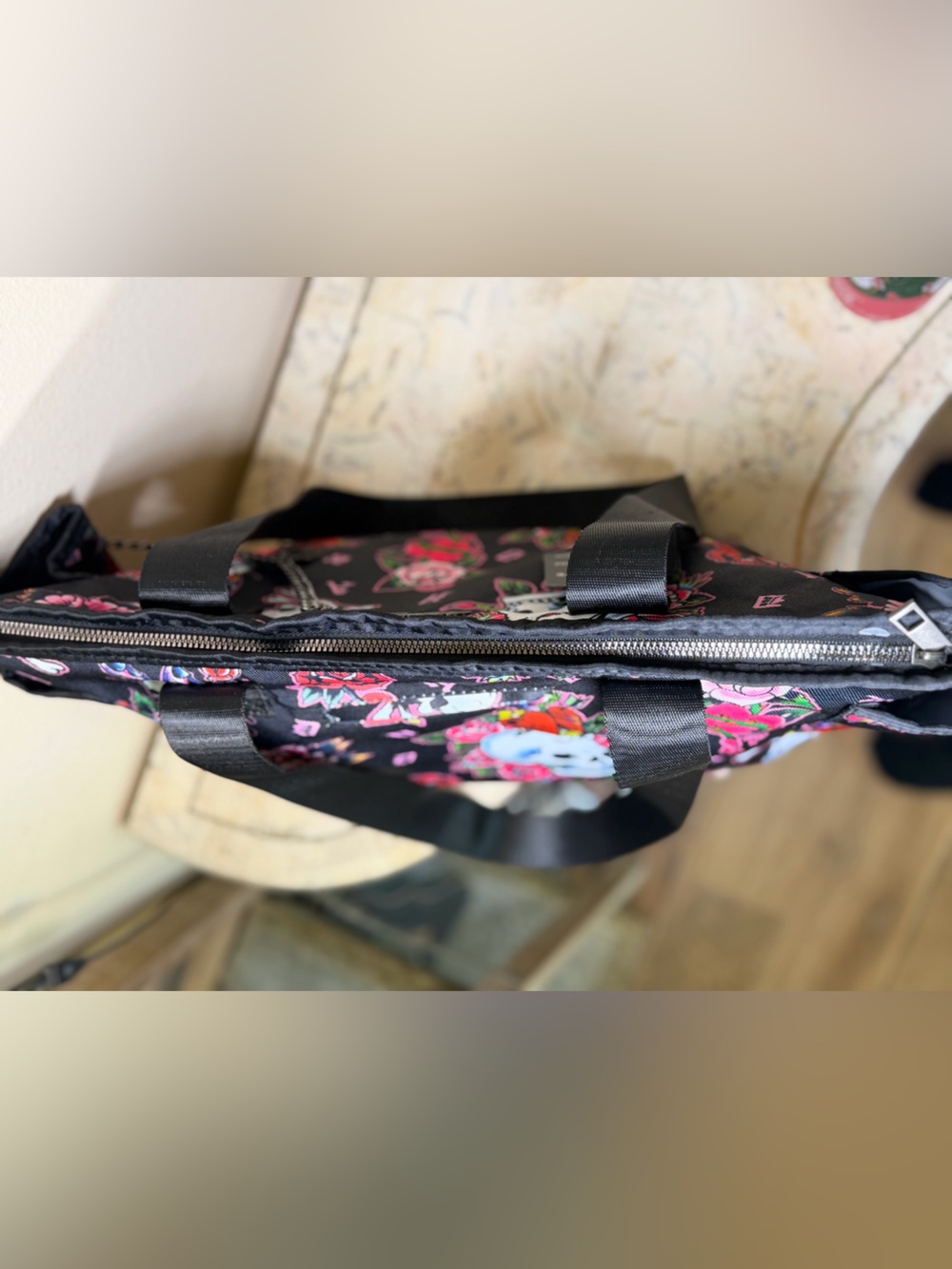 Ed Hardy Lunch Tote - Picture 5 of 9